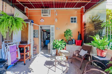 Casa à venda com 78m², 2 quartos e 1 vagaPátio frente