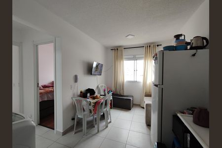 Apartamento para alugar com 32m², 2 quartos e sem vaga Apartamento para alugar com 32m², 2 quartos e sem vagaSala / Cozinha / Área de serviços