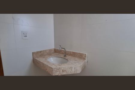 Apartamento à venda com 46m², 2 quartos e 1 vaga Apartamento à venda com 46m², 2 quartos e 1 vagaBanheiro Quarto 1 suíte