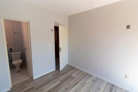 Casa de condomínio à venda com 110m², 3 quartos e 2 vagas Casa de condomínio à venda com 110m², 3 quartos e 2 vagasSuíte