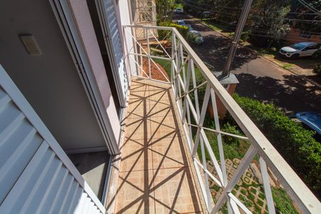 Casa de condomínio à venda com 110m², 3 quartos e 2 vagas Casa de condomínio à venda com 110m², 3 quartos e 2 vagasSacada Suíte