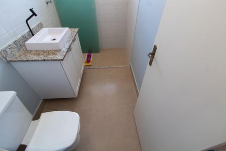 Casa de condomínio à venda com 110m², 3 quartos e 2 vagas Casa de condomínio à venda com 110m², 3 quartos e 2 vagasBanheiro Social