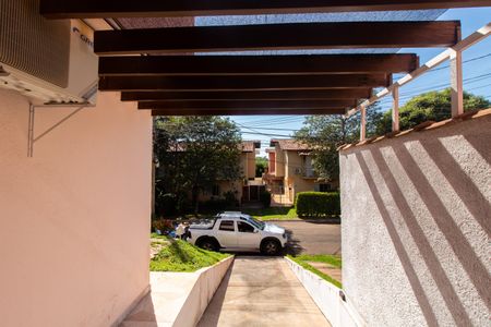 Casa de condomínio à venda com 110m², 3 quartos e 2 vagas Casa de condomínio à venda com 110m², 3 quartos e 2 vagasÁrea Externa