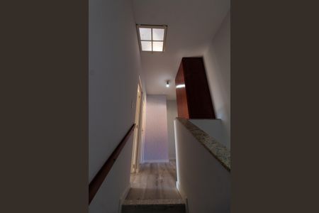 Casa de condomínio à venda com 110m², 3 quartos e 2 vagas Casa de condomínio à venda com 110m², 3 quartos e 2 vagasHall Piso Superior