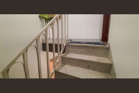 Casa à venda com 180m², 5 quartos e 1 vagaCasa 1 - Acesso aos quartos