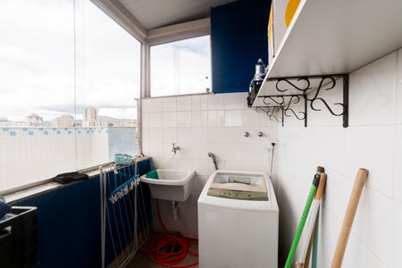 Apartamento à venda com 165m², 3 quartos e 2 vagas Apartamento à venda com 165m², 3 quartos e 2 vagasÁrea de Serviço