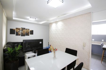 Apartamento à venda com 66m², 3 quartos e 1 vagaSala