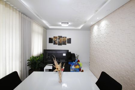 Apartamento à venda com 66m², 3 quartos e 1 vagaSala