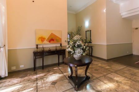 Apartamento à venda com 167m², 4 quartos e 3 vagas Apartamento à venda com 167m², 4 quartos e 3 vagasHall