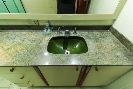 Apartamento à venda com 167m², 4 quartos e 3 vagas Apartamento à venda com 167m², 4 quartos e 3 vagasBanheiro da Suíte 2