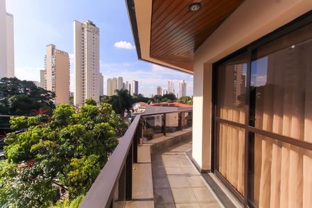 Apartamento à venda com 167m², 4 quartos e 3 vagas Apartamento à venda com 167m², 4 quartos e 3 vagasVaranda