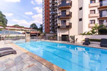 Apartamento à venda com 167m², 4 quartos e 3 vagas Apartamento à venda com 167m², 4 quartos e 3 vagasÁrea comum - Piscina