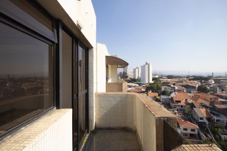 Apartamento à venda com 220m², 3 quartos e 4 vagas Apartamento à venda com 220m², 3 quartos e 4 vagasVaranda