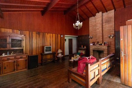 Casa à venda com 130m², 3 quartos e 2 vagasSala