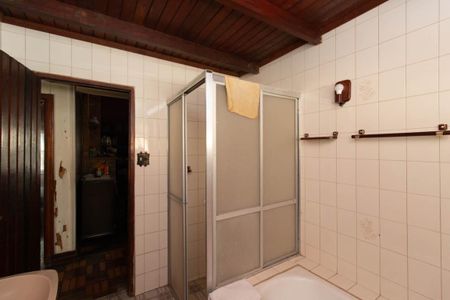 Casa à venda com 130m², 3 quartos e 2 vagasBanheiro