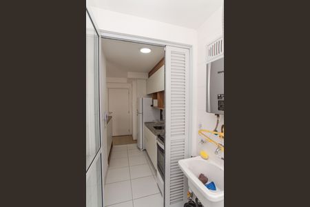 Apartamento para alugar com 50m², 2 quartos e 1 vaga Apartamento para alugar com 50m², 2 quartos e 1 vagaCozinha e Área de Serviço