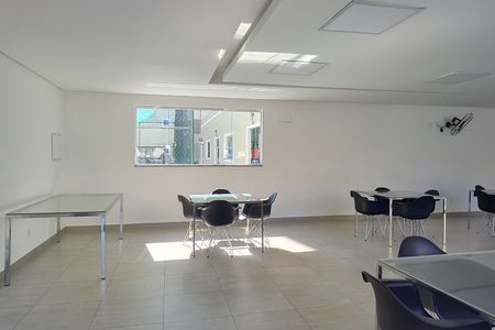 Apartamento para alugar com 46m², 2 quartos e 1 vaga Apartamento para alugar com 46m², 2 quartos e 1 vagaÁrea comum - Salão de festas