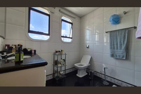 Apartamento à venda com 135m², 3 quartos e 3 vagasBanheiro da Suíte