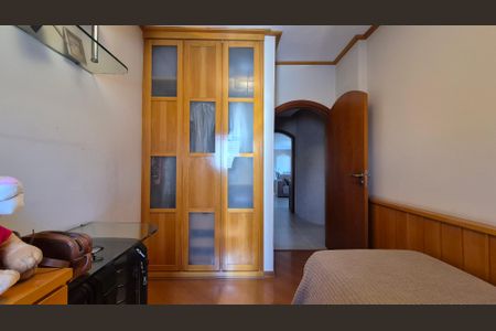 Apartamento à venda com 135m², 3 quartos e 3 vagasQuarto 2