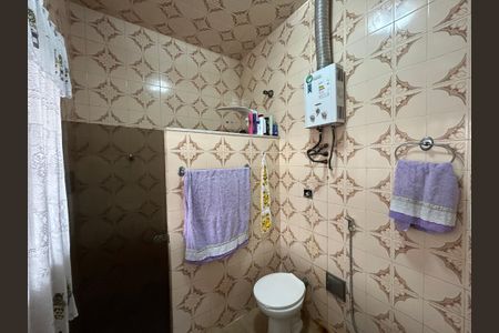 Casa à venda com 350m², 4 quartos e 4 vagasBanheiro 1