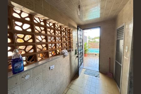 Casa à venda com 350m², 4 quartos e 4 vagasÁrea de Serviço