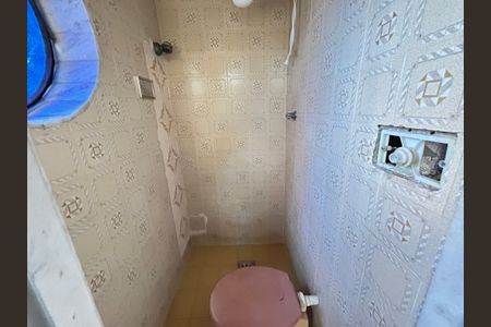 Casa à venda com 350m², 4 quartos e 4 vagasBanheiro de Serviço