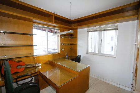 Apartamento para alugar com 300m², 5 quartos e 2 vagasEscritório
