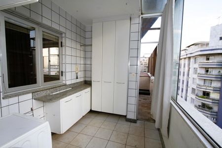 Apartamento para alugar com 300m², 5 quartos e 2 vagasÁrea de Serviço