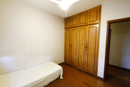 Apartamento para alugar com 300m², 5 quartos e 2 vagasQuarto 2