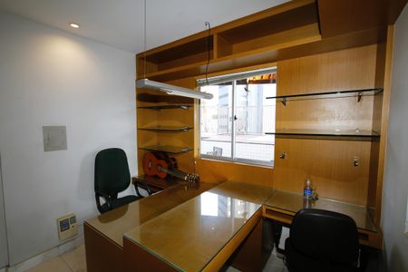 Apartamento para alugar com 300m², 5 quartos e 2 vagasEscritório