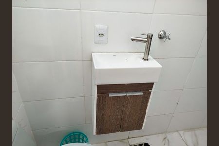 Lavabo de apartamento para alugar com 2 quartos, 45m² em Chácara Santo Antônio (zona Leste), São Paulo