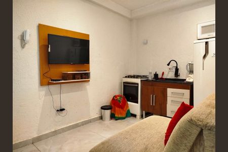 Sala e cozinha de apartamento para alugar com 2 quartos, 45m² em Chácara Santo Antônio (zona Leste), São Paulo