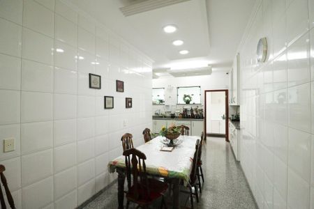 Casa à venda com 800m², 6 quartos e 8 vagasCozinha