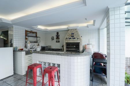 Casa à venda com 800m², 6 quartos e 8 vagasChurrasqueira