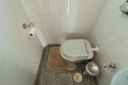 Casa à venda com 800m², 6 quartos e 8 vagasLavabo da Sala de TV