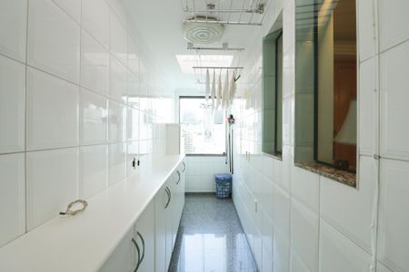 Casa à venda com 800m², 6 quartos e 8 vagasÁrea de Serviço