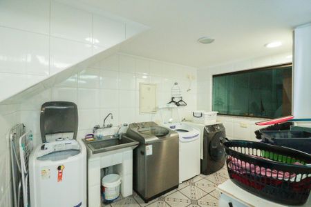 Casa à venda com 800m², 6 quartos e 8 vagasÁrea de Serviço