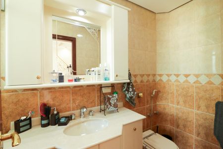 Casa à venda com 800m², 6 quartos e 8 vagasBanheiro da Suíte 2