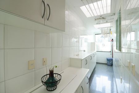 Casa à venda com 800m², 6 quartos e 8 vagasÁrea de Serviço