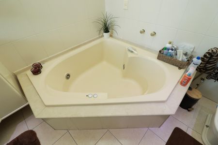 Casa à venda com 800m², 6 quartos e 8 vagasBanheiro da Suíte 3