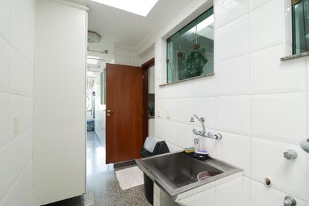 Casa à venda com 800m², 6 quartos e 8 vagasÁrea de Serviço