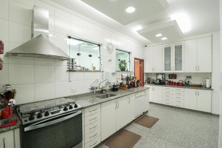 Casa à venda com 800m², 6 quartos e 8 vagasCozinha