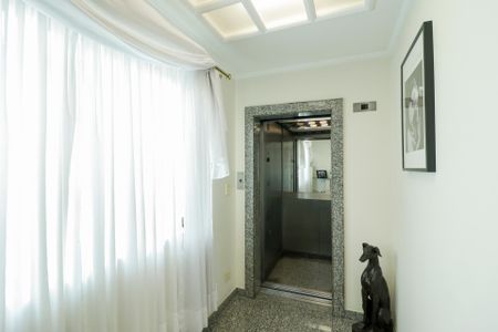 Casa à venda com 800m², 6 quartos e 8 vagasElevador