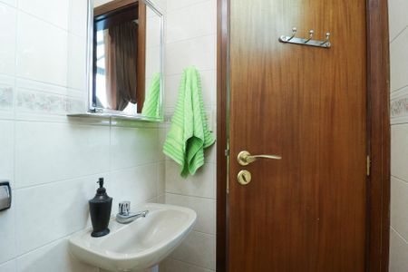 Casa à venda com 800m², 6 quartos e 8 vagasBanheiro de Serviço 2