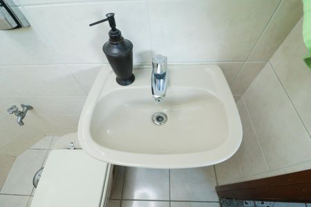 Casa à venda com 800m², 6 quartos e 8 vagasBanheiro de Serviço 2