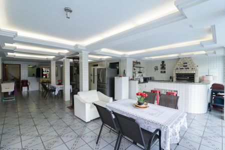 Casa à venda com 800m², 6 quartos e 8 vagasChurrasqueira