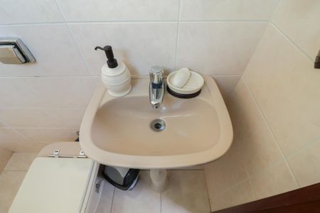 Casa à venda com 800m², 6 quartos e 8 vagasBanheiro de Serviço