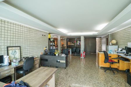 Casa à venda com 800m², 6 quartos e 8 vagasEscritório