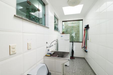 Casa à venda com 800m², 6 quartos e 8 vagasÁrea de Serviço