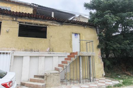 Casa para alugar com 100m², 2 quartos e sem vaga Casa para alugar com 100m², 2 quartos e sem vagaFachada